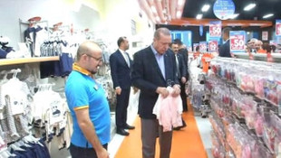 Cumhurbaşkanı Erdoğan torununa kıyafet aldı