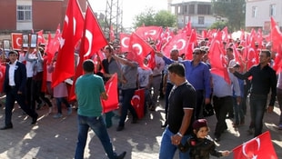 Türk bayraklarıyla anlamlı yürüyüş! Yer: Diyarbakır