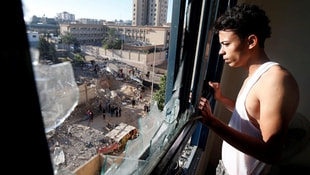 İsrail Gazzeye yine bomba yağdırdı