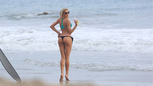 Daisy Lea Water 138 için kamera karşısına geçti