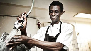 Gambiyalı Bulaşıkçı dünyaca ünlü restoran Nomaya ortak oldu