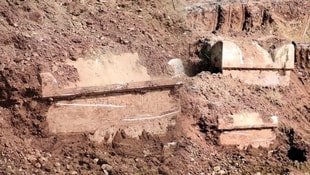 İzmitte inşaat kazısında Roma dönemine ait mezarlar çıktı