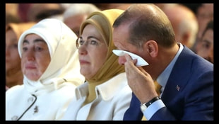 Sevgi seli karşısında dayanamadı! Yuvaya dönen Erdoğan gözyaşlarına hakim olamadı!