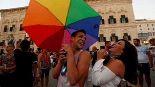 Maltada eşcinsel evliliğe onay!