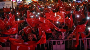 Vatandaşlar 81 ilde demokrasi nöbeti tuttu