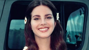 Lana Del Rey küfrü bastı!