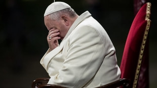 Papa duymasın! Vatikan papazı seks partisinde