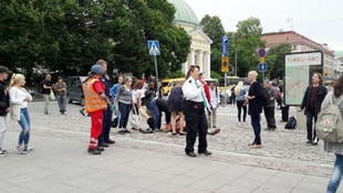 Finlandiyada terör alarmı! 7 kişi bıçaklandı