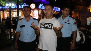 Hero tişörtü giydi, gözaltına alındı