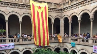 Katalanlar Barcelona Üniversitesini işgal etti!