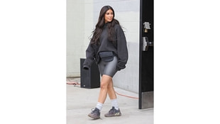Kim Kardashian okul çocuğu gibi giyindi