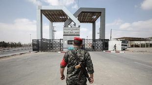 Mısır yönetimi Refah Sınır Kapısını geçişlere kapattı