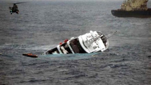 Mülteci faciası yaşandı! İzmirden Yunanistana giden mülteci teknesi battı! 8 mülteci öldü!