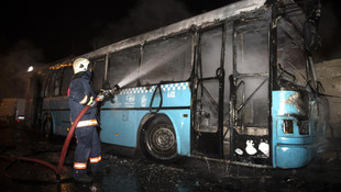 Bağcılar'da halk otobüsü kundaklandı