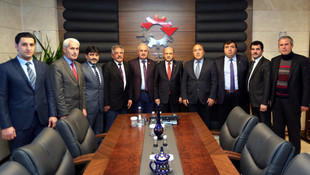 Bakan Işık, pazarcı esnafını ağırladı