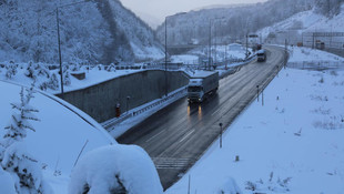 Bolu Dağı'nda kar yağışı