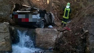 Denizli'de otomobil şarampole devrildi: 1 ölü, 6 yaralı