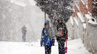 Hakkaride okullar tatil edildi
