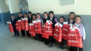 Hakkarili öğrencilere giyim yardımı