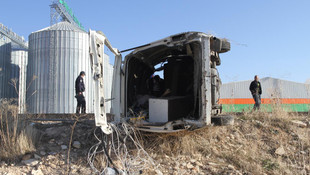Karaman'da işçileri taşıyan minibüs devrildi: 7 yaralı