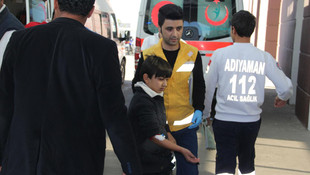 Kaza geçiren öğrencilerin hastane yerine okula götürüldüğü iddiası