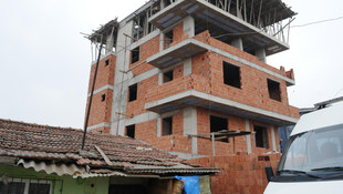 Kocaeli'de inşattan düşen işçi öldü