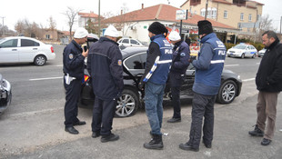 Çalıntı araçla kaza yapınca yakalandılar