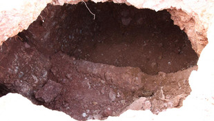 Mağarada kafatası ile kemikler bulundu