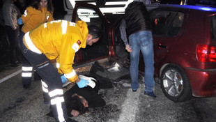 Manisa'da otomobil ile tır çarpıştı: 2 yaralı
