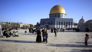 Filistinli çocuklar Mevlid Kandili coşkusunu Mescid-i Aksa'da yaşadı