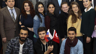 Rektör İbiş Rus öğrencilerle buluştu
