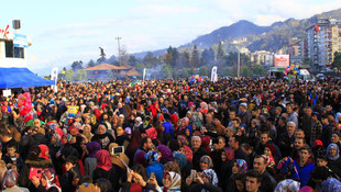 Rize'de hamsi festivaline yoğun katılım