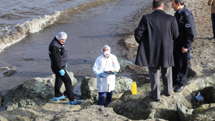 Deniz kenarında iki erkek cesedi bulundu