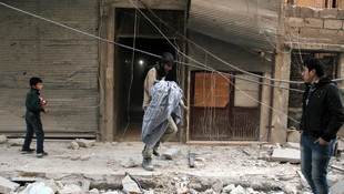 Rus savaş uçakları Suriye'de sivilleri vurdu