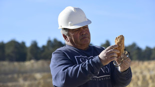 Suriyeli heykeltıraş sanatını mermer ocağında yaşatıyor