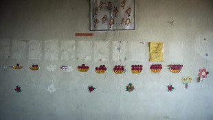 Teröristler okulu "harabe"ye çevirdi