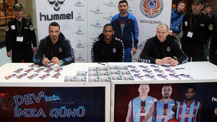 Trabzonsporlu basketbolcular, taraftarla buluştu