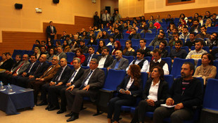 "Türkiye'deki Suriyeliler" konferansı