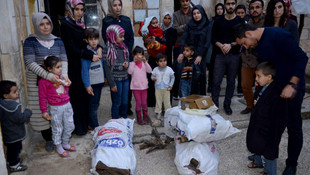 Üniversite öğrencilerinden Suriyeli yetimlere yakacak yardım