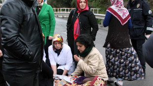 Yaralıyı battaniyeyle soğuktan korudular