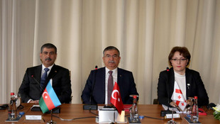 Bakan Yılmaz, Gürcü ve Azeri mevkidaşlarıyla görüştü