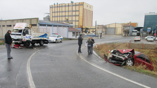 Tekirdağ Hayraboluda otomobille kamyonet çarpıştı: 7 yaralı