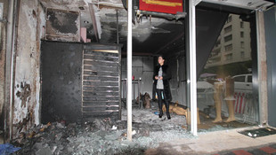 Adana'da bir mağaza kundaklandı