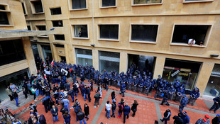 Lubnan'da hukumet protesto edildi