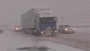 Bolu Dağı'nda kar yağışı