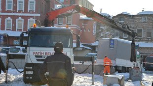 Eminönü'nde çöp konteynerinde patlama
