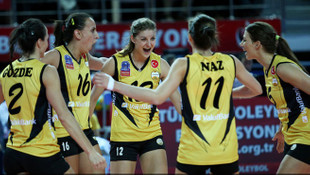 Voleybol 1. ligde VakıfBank ve Halkbank zirvedeki yerini koruyor