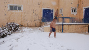 Kar altında termal keyfi