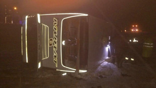 Kayseri'de yolcu otobüsü devrildi: 23 yaralı