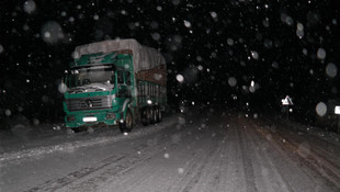 Kütahya'da kar yağışı ulaşımı etkiliyor